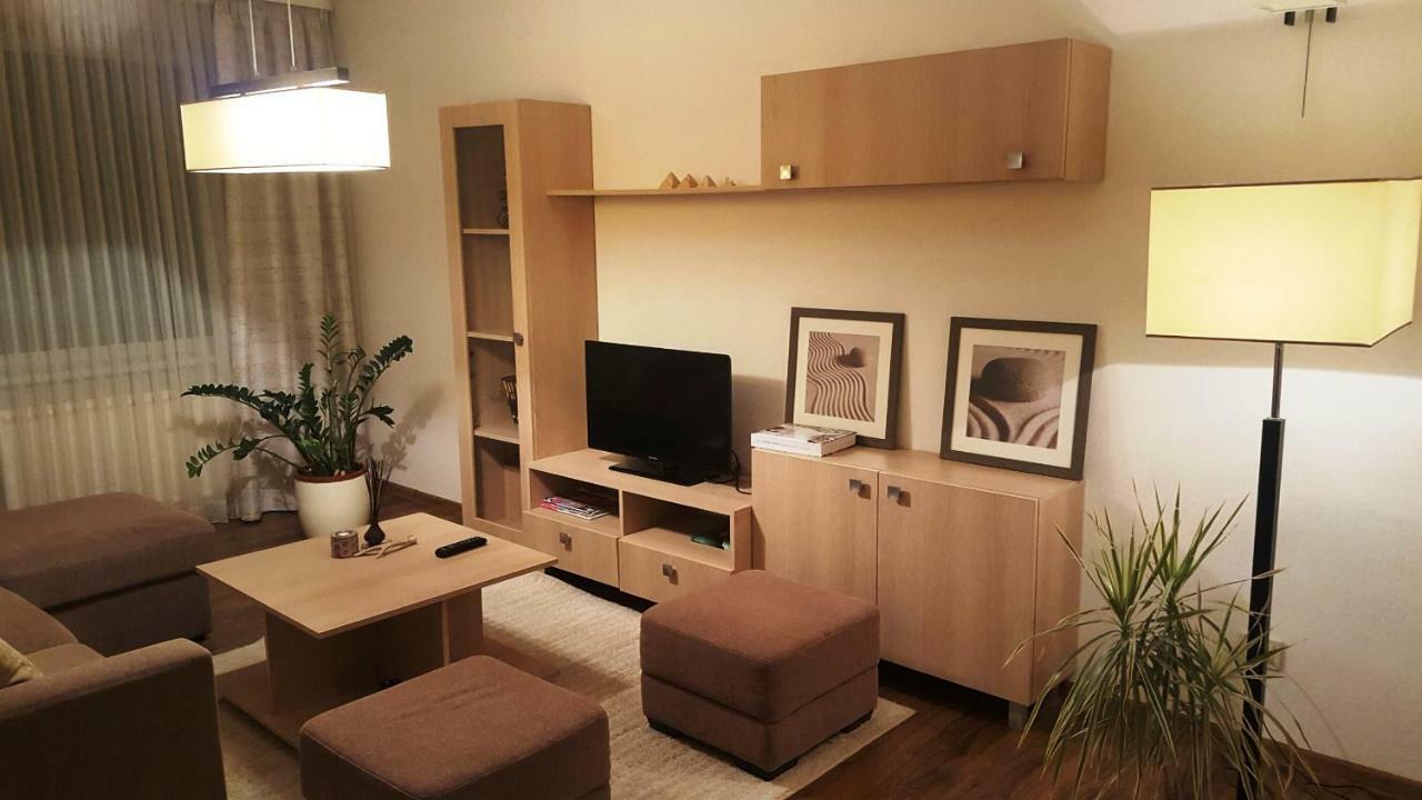 Apartamentai Dainu Šiauliai Exteriör bild